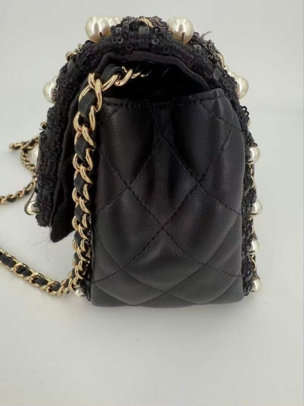 Chanel Pearl Mini Quilted - Picture 7 of 12